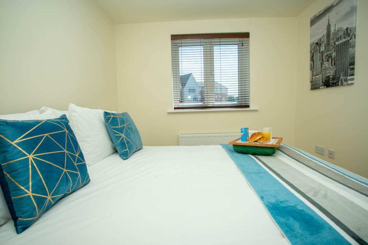 Lake View Apartment Northampton Extérieur photo