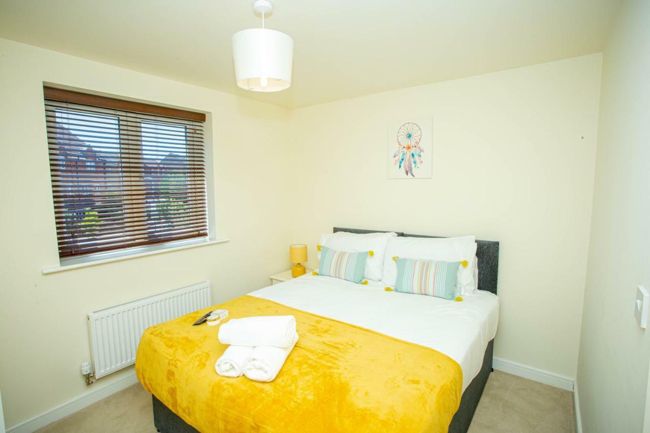 Lake View Apartment Northampton Extérieur photo